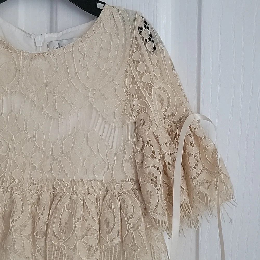 BOUTIQUE TRISH‎ SCULLY Sz 6 12 Months Neutral Beige Portrait Dress Party Lace